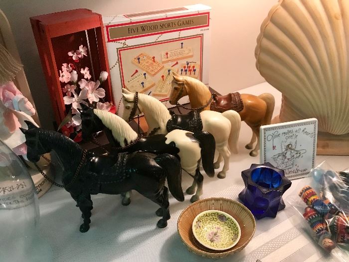 Horse Toys, Decor