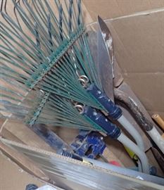 RAKES / SHOVELS / MISC
