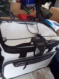 ZIPPERLESS COOLER