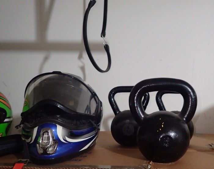 HELMETS / WEIGHT BALLS