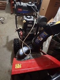 SNOWBLOWER NEW CONDITION TORO POWER MAX 726 OE /