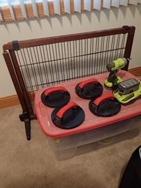 BABY GATE / TOOLS