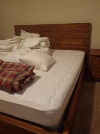 THIS IS A GREAT BEDROOM SET KING BED & MATTRESS / END TABLES / DRESSER