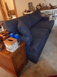 DENIM SOFA WITH PILLOWS TABLE - DRAWERED END