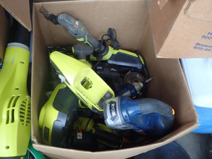 WE HAVE A GARAGE FULL THAT WE NEED TO UNPACK AND ORGANIZE WILL ADD PICTURES AS WE FIND STUFF.