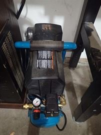 COMPRESSOR