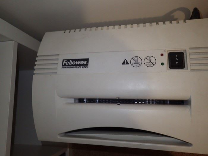 FELLOWES SHREDDER