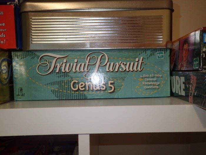 TRIVIAL PURSUIT
