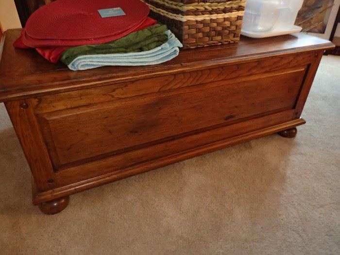 WOOD COFFEE TABLE STORAGE