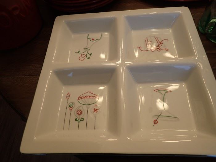 CHRISTMAS SERVING PIECES