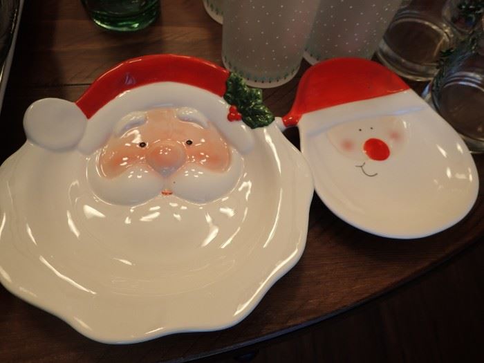 CHRISTMAS SERVING DISHES