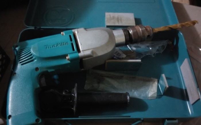 MAKITA DRILL
