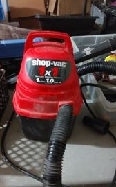 SMALL SHOP VAC