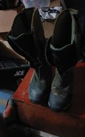HUNTING BOOTS