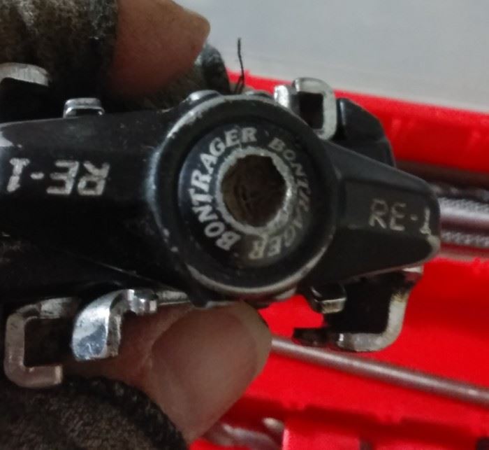 BONTRAGER RE-1 MOUNTAIN BIKE PEDALS