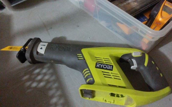 RYOBI SAW