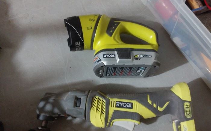 RYOBI SET OF TOOLS