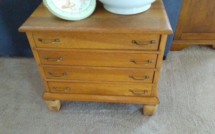 J & P COATS THREAD HOLDER DRAWERED CABINET