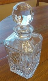 CRYSTAL DECANTER W/TOPPER