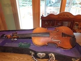 VIOLIN W/CASE