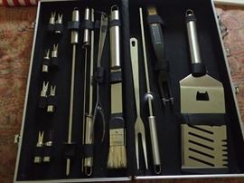 PREMIER BBQ SET IN CASE