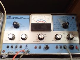 B & K TRANSISTOR MODEL 970 ANALYST METER