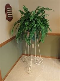 FERN ON WHITE PLANT STAND