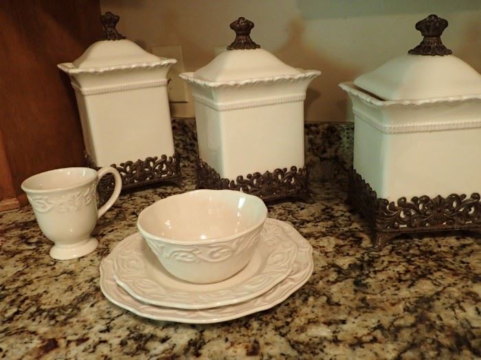 DISHES - CANISTER SET
