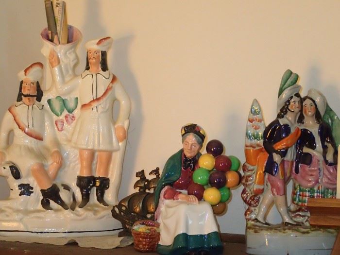 COLLECTIBLE FIGURES / ROYAL DOULTON