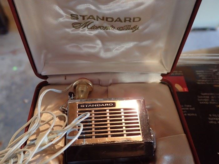 STANDARD RADIO IN BOX