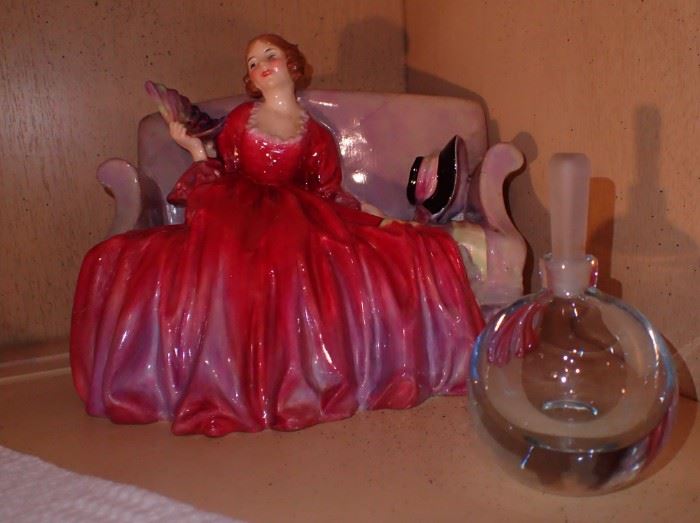 ROYAL DAULTON / PERFUME BOTTLE