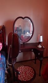 VANITY TABLE WITH MATCHING CHAIRS WITH MIRROR ATTACHED