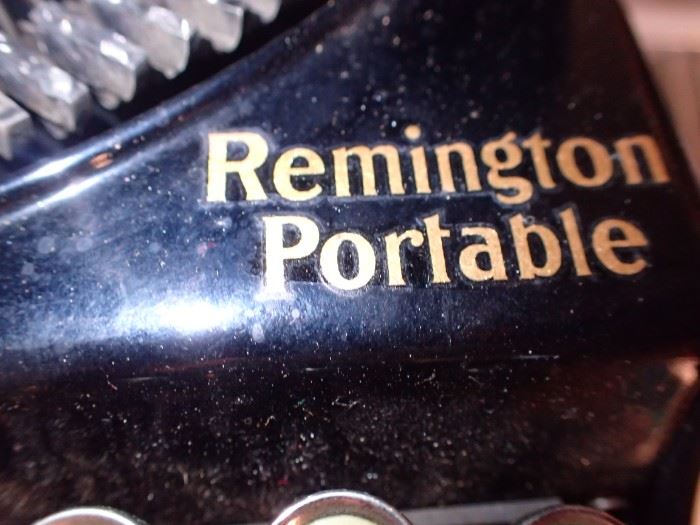 REMINGTON PORTABLE TYPEWRITER