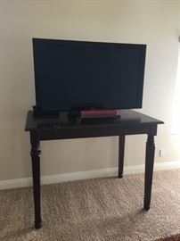 Tall pub table with extra leaf - Pioneer 51” TV