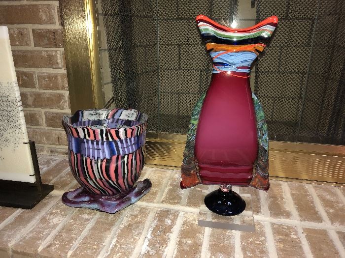 Bowl left: Renee Culler 
Glass vase right: Peter Serest.