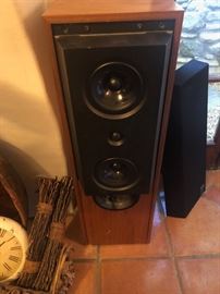 KEF Reference Series Speakers 104-2