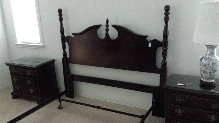 Kincaid headboard (double) with matching bedside tables.   Set of 2 porcelain table lamps.