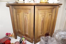 Amazing Mid Century end table