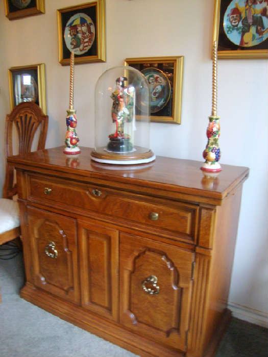 Thomasville Sideboard.  This Piece is unusual in that the top flips open on each end to extend a larger serving area.  Very nice.