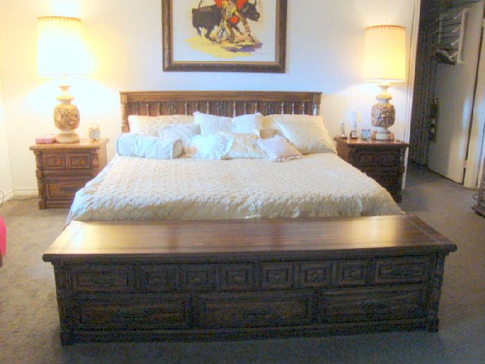 King Size Bedroom Set, Bench with Drawers