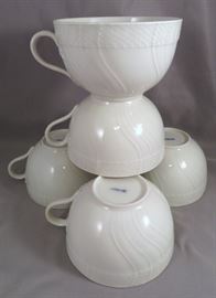 KPM Porcelain "Neuosier" Tea Cups