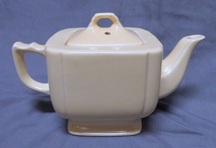 Rare Homer Laughlin "Riviera" Teapot in Ivory