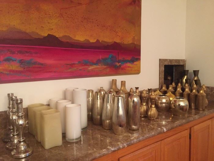 Many vases and table decor, white, silver, gold