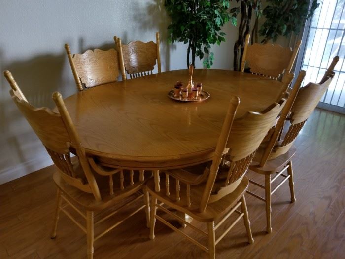 six place oak dining table with Leaf