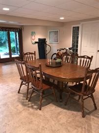 DINING TABLE W/6 CHAIRS.