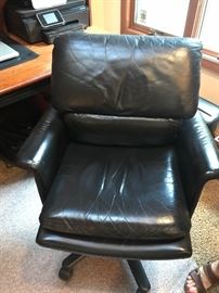 LEATHER OFFICE CHAIR