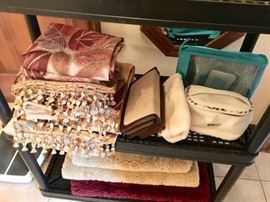 BATHROOM FLOOR MATTS