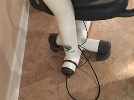 TUNTURI F510 RECUMBENT BIKE