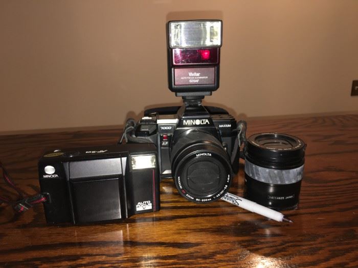 MINOLTA 7000 CAMERA