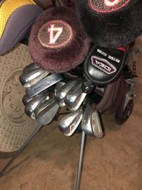 TAYLORMADE, CALLAWAY AND MORE GOLF SET W/BAG